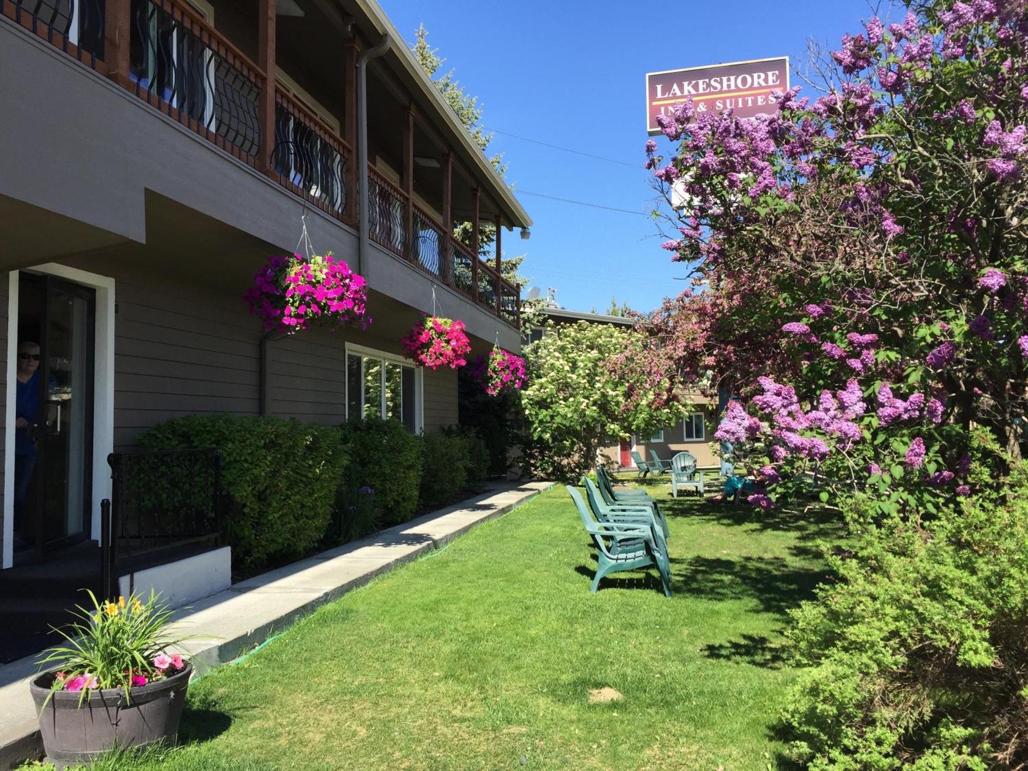 Lakeshore Inn & Suites Anchorage Exterior photo